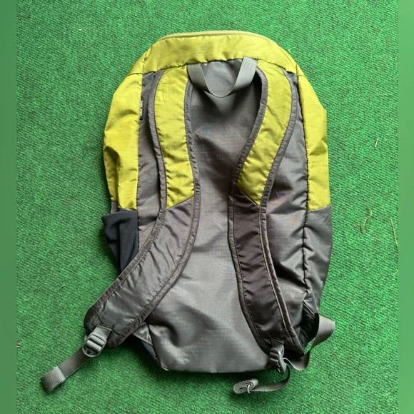 Kelty Summit 15 Woodbine Lightweight Backpack 15 Liter - Picture 2 of 6